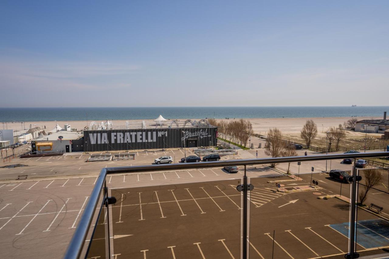 Summerland Sea-View Luxury Apartment Mamaia Exteriör bild