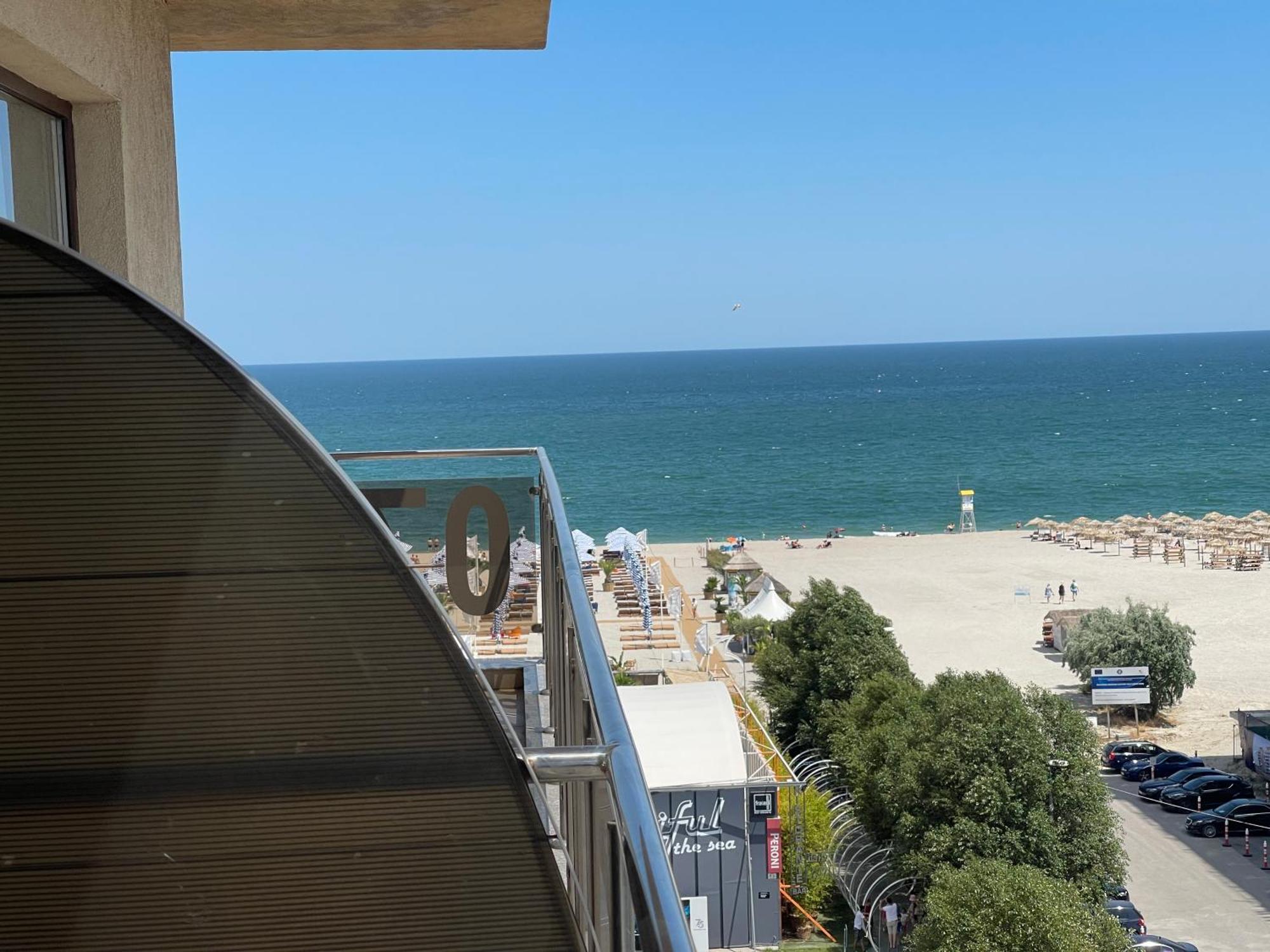 Summerland Sea-View Luxury Apartment Mamaia Exteriör bild